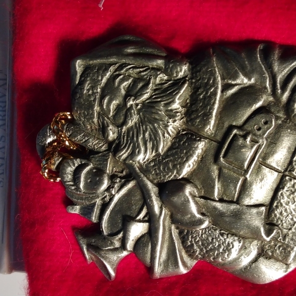 Avon 5 Christmas ornaments - Picture 9 of 9